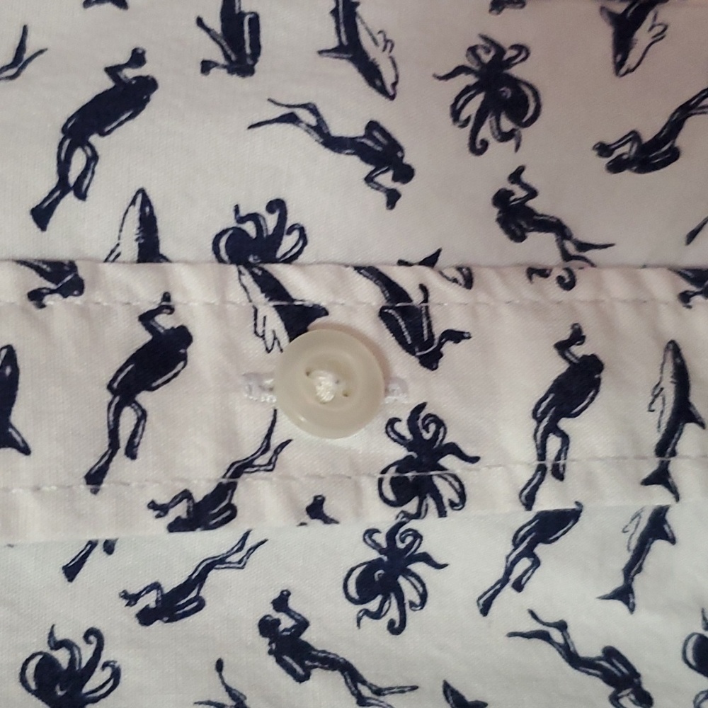 Old Navy short sleeve shirt - Picture 5 of 8